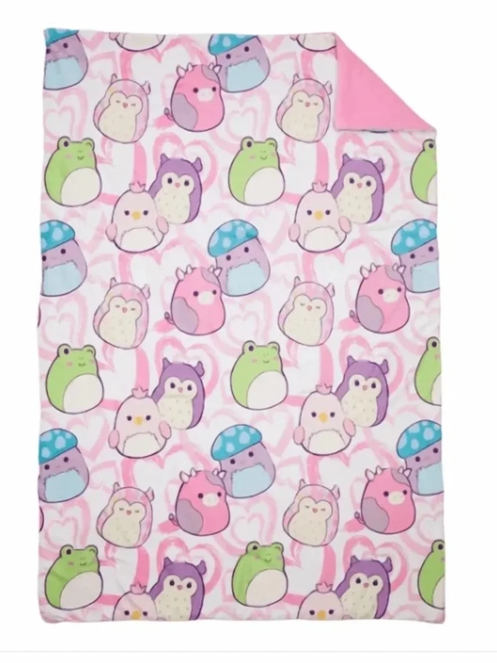 Squishmallows Snuggle Throw, Feelin Squishy (Hearts Background)